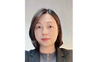 Sales Manager Sandy Kan